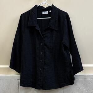 Habitat Women's Elegant Medium Black Button-Down Shirt